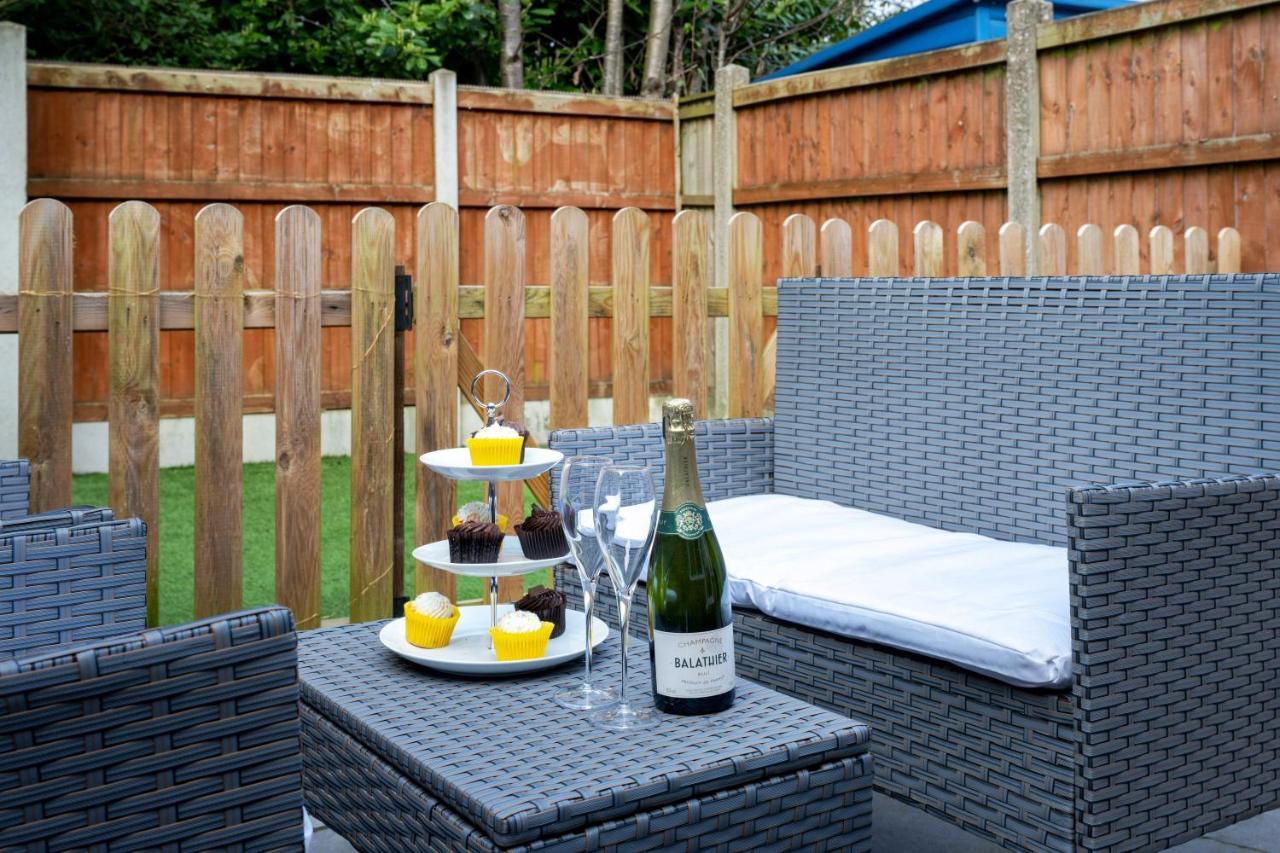 Cradley Heath Yew Tree House Contractor / Family Home Free Netflix Fast Wifi Near Dudley/Birmingham מראה חיצוני תמונה