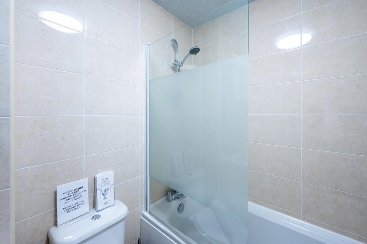 Cradley Heath Yew Tree House Contractor / Family Home Free Netflix Fast Wifi Near Dudley/Birmingham מראה חיצוני תמונה