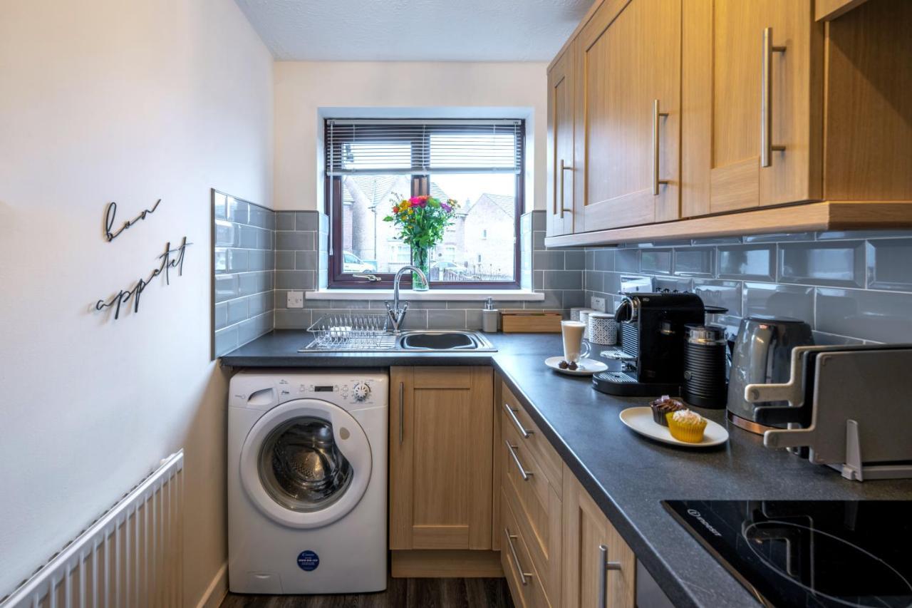 Cradley Heath Yew Tree House Contractor / Family Home Free Netflix Fast Wifi Near Dudley/Birmingham מראה חיצוני תמונה
