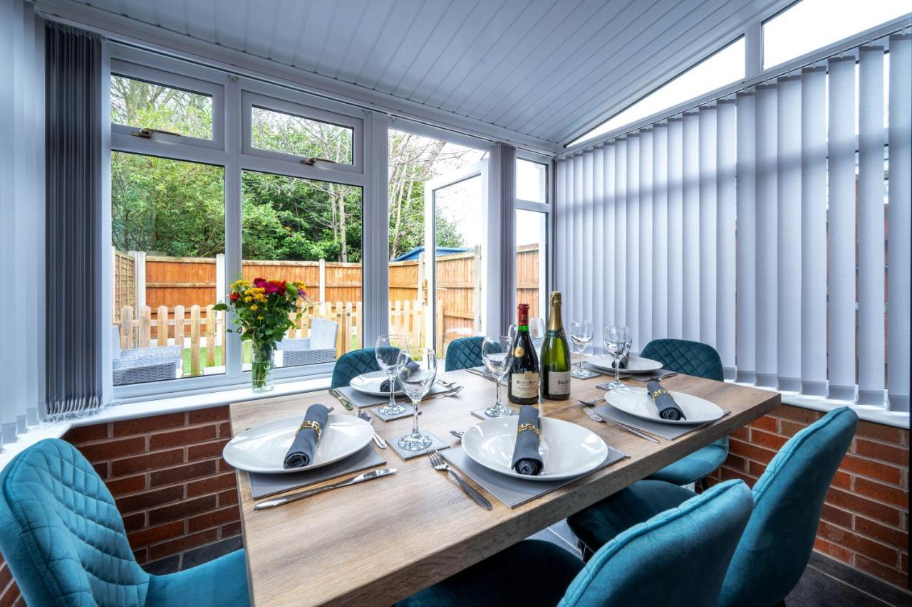 Cradley Heath Yew Tree House Contractor / Family Home Free Netflix Fast Wifi Near Dudley/Birmingham מראה חיצוני תמונה
